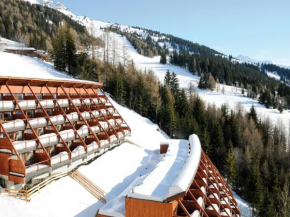 Modern apartment in the ski village Arc 1600